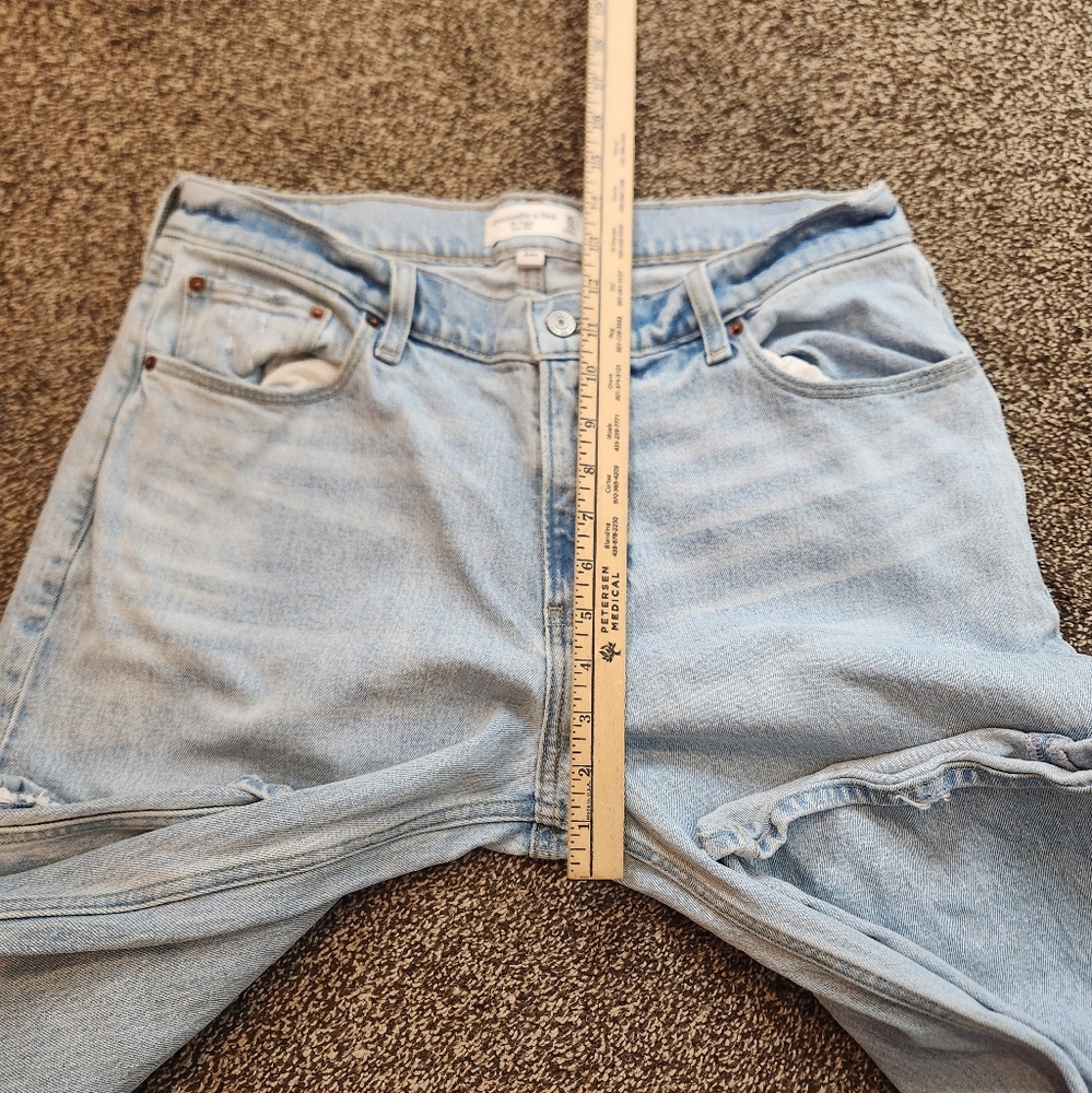 Abercrombie & Fitch Curve Love The Baggy Low Rise Distressed Size 30/10 - Picture 6 of 7